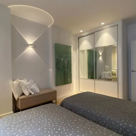 Apartamento Espacioso En El Corazon De * Gijon