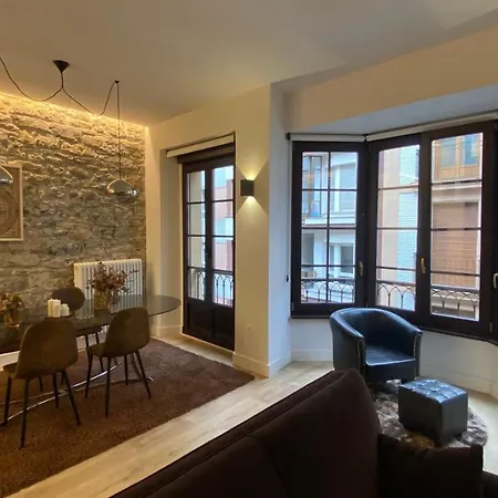 Apartamento Espacioso En El Corazon De *